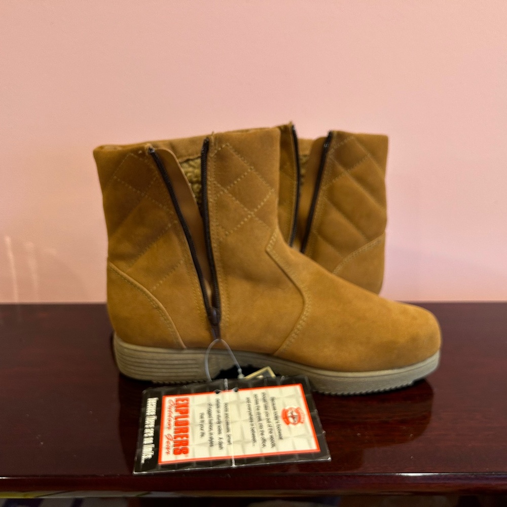 Explorers Suede Boots Size 8.5